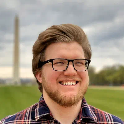 Photo of /images/speakers/cole-bowden.jpg
