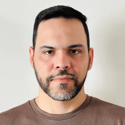 Photo of images/speakers/michael-molina.jpg