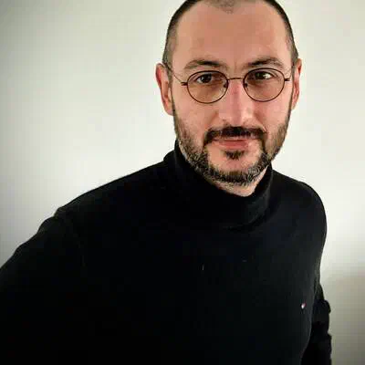 Photo of /images/speakers/viktor-kessler.jpg